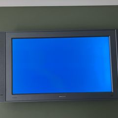 Philips 32" TV Main Board + Wall Bracket