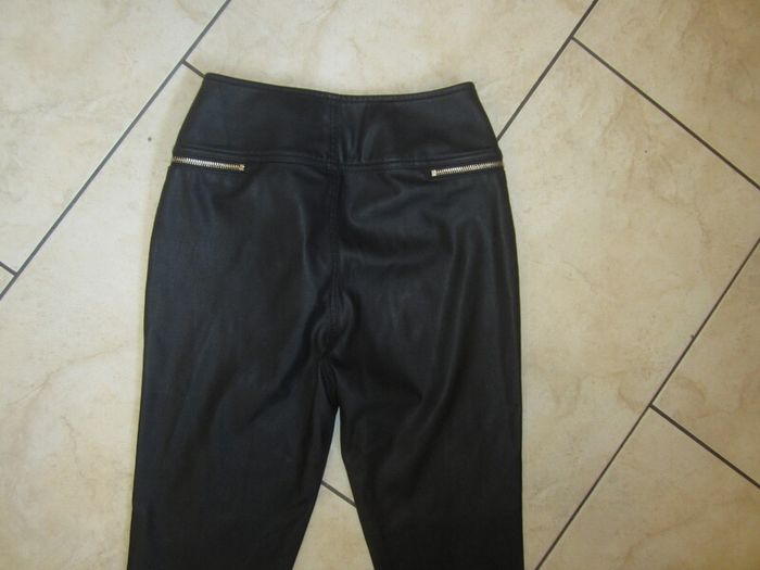 RIVER ISLAND    size 8   petite FAUX leather black