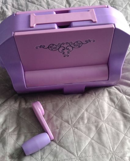 A4 Jus-Cutz Die Cutting & Embossing Machine