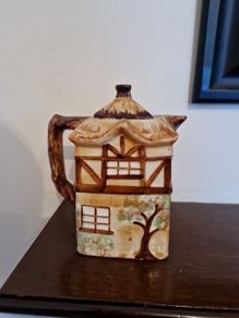 vintage teapot thatch