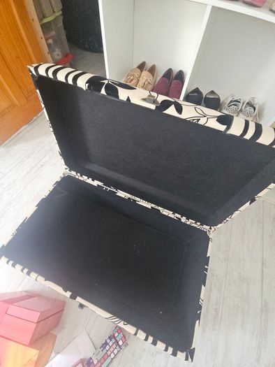 Chaise Lounge with Matching Trunk