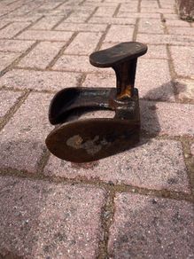 Antique cast iron shoemaker's last/anvil