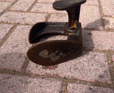 Antique cast iron shoemaker's last/anvil