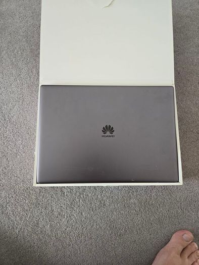 i7 Laptop 13.9inch 3k touch screen. Huawei Matebook X Pro