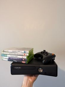 Xbox 360s 250gbHdd and games( plug n play )