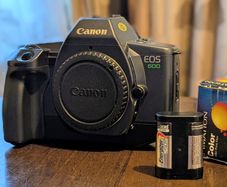 Canon EOS 600 35mm Film Camera (not 620 / 650)