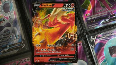 Blaziken V ! Ultra Rare ! from Chilling Reign Set ! 2021 ! Pokemon Card !