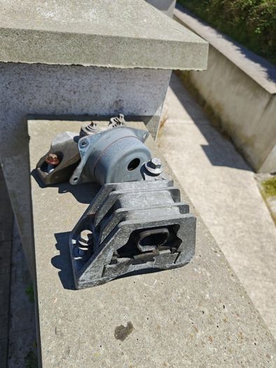 Saab 93 engine and gearbox mount