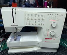 BERNINA 1130 Sewing Machine - (Heavy Duty Professional machine) - Just Serviced - Like new this machine!