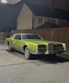 Lincoln Continental Mark IV