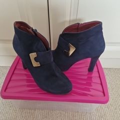 Ladies Navy boots
