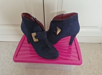 Ladies Navy boots