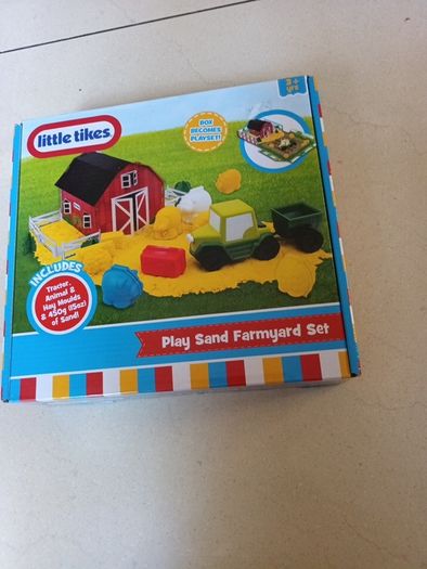Little Tikes  Dynamic  Sand Farmyard Set.  Age 3+ Years.  NEW.