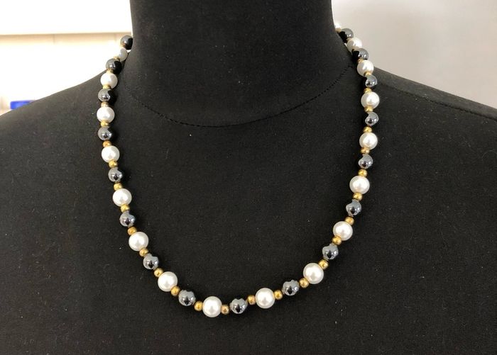 pearl necklace