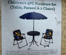 Children 4PC garden Furniture Set like new with chairs table and umbrella