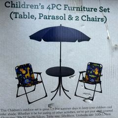 Children 4PC garden Furniture Set like new with chairs table and umbrella