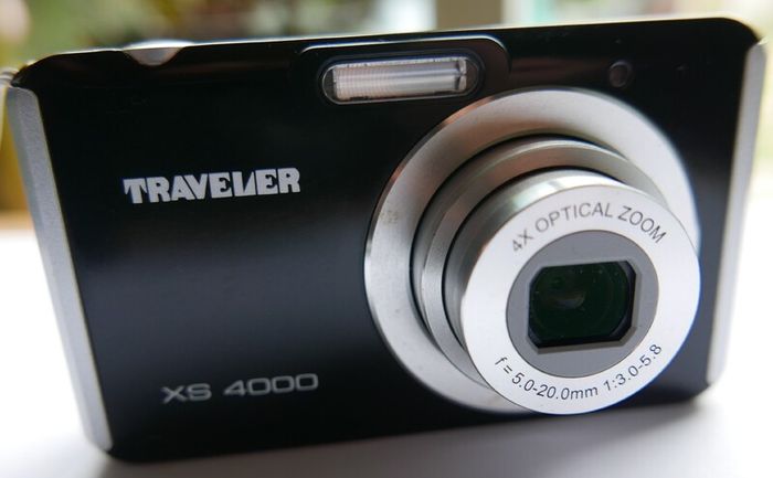 Traveler XS 4000 10.0 MP Digital Camera + SD Card and charger - works well