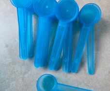 23 Plastic Spoons