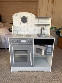 Play Kitchen
