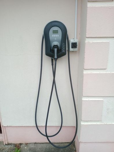 Zappi EV Charger 7.4kW Tethered Type 2