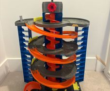 Hot Wheels city mega garage
