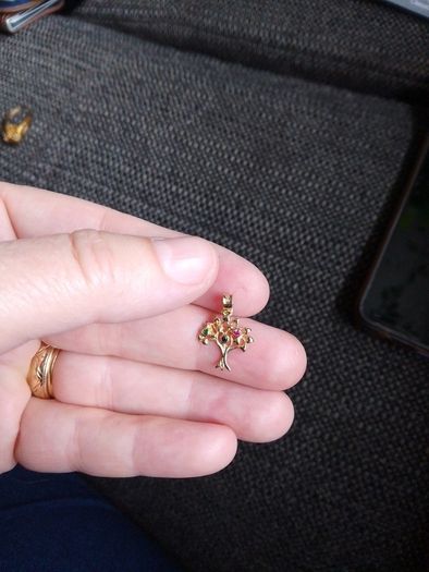 14 CT gold Life Tree pendant