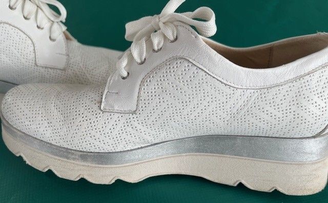 Ladies PITILLOS Winter white / cream wedged SOFT LEATHER Shoes boots Size 39 Uk 6. High Quality.  In really super condition