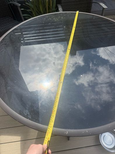 outdoor round table