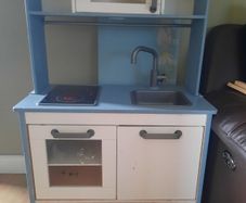 Play kitchen
