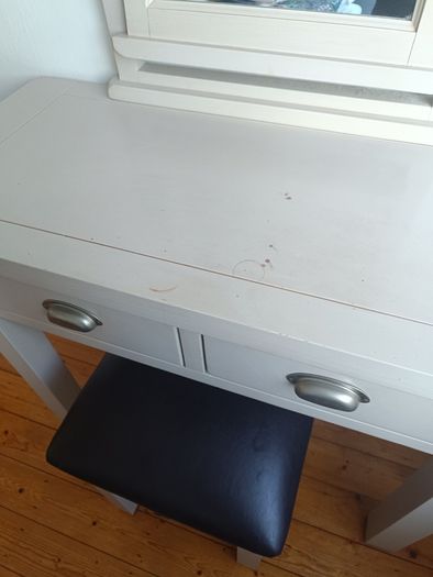 Dressing Table - FREE