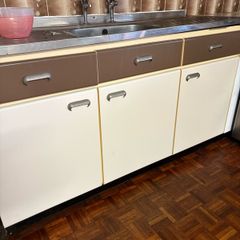 retro kitchen