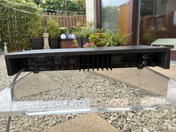 Museum condition gorgeous Creek CAS4040 integrated amplifier. Original first generation model designed by Mike Creek in the early 1980s. Design classic in outrageously original condition.
