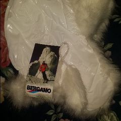 BNWT white faux fur ski women's Bergamo hat size S Postage included