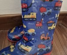 Kids wellies size 12