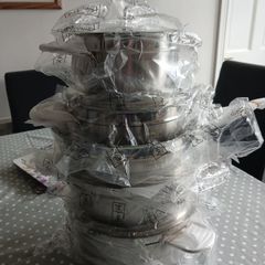 Pots and  Frying Pan x9 pieces NEW in Box Can post see below