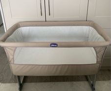 Chicco Bedside Crib