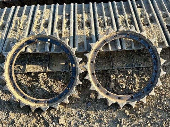 600mm genuine cat track pads, chains and sprockets
