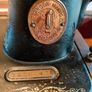 singer sewing machine Image 4
