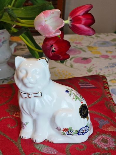 Royal Tara Cat
