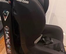 maxi cosi axis's swivels