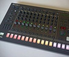 Roland TR-8S