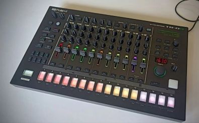Roland TR-8S