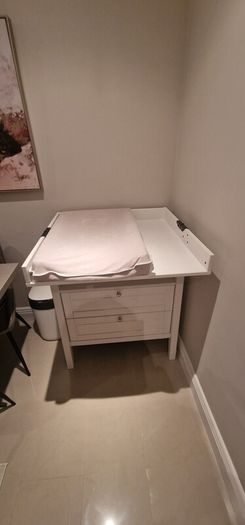 Changing table/chest of drawers/ white
