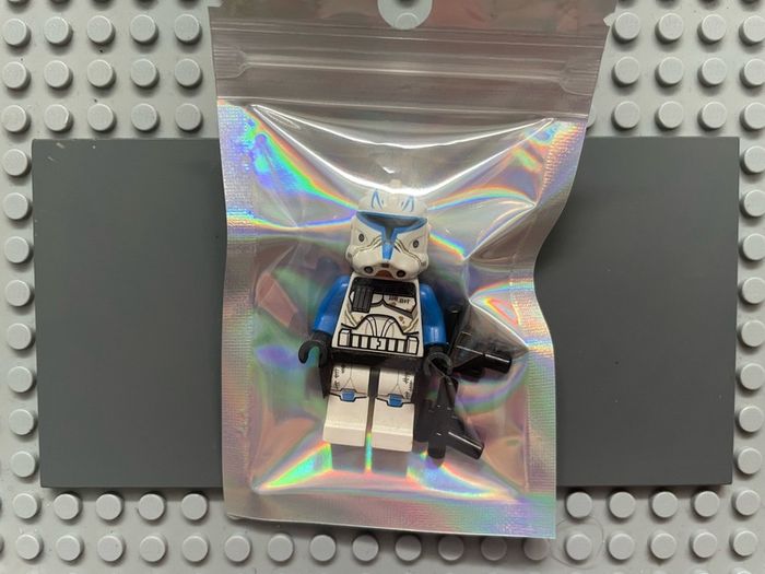 lego Star Wars sw0450 Clone Trooper Captain Rex, 501st Legion (Phase 2) -minifigure, Black Cloth Kama, Large Eyes