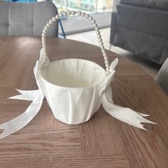 Flower girl basket