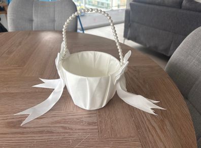 Flower girl basket