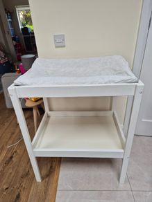 Baby changing table