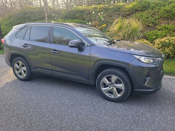 Toyota Rav4 Hybrid 2019. 19750