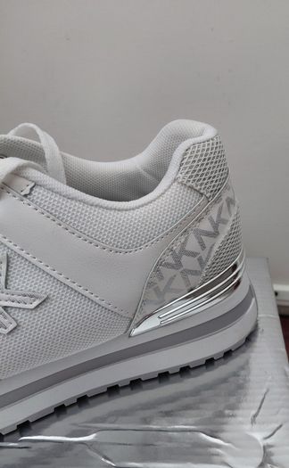 shoes flat