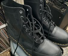 Price Drop !dr Martens